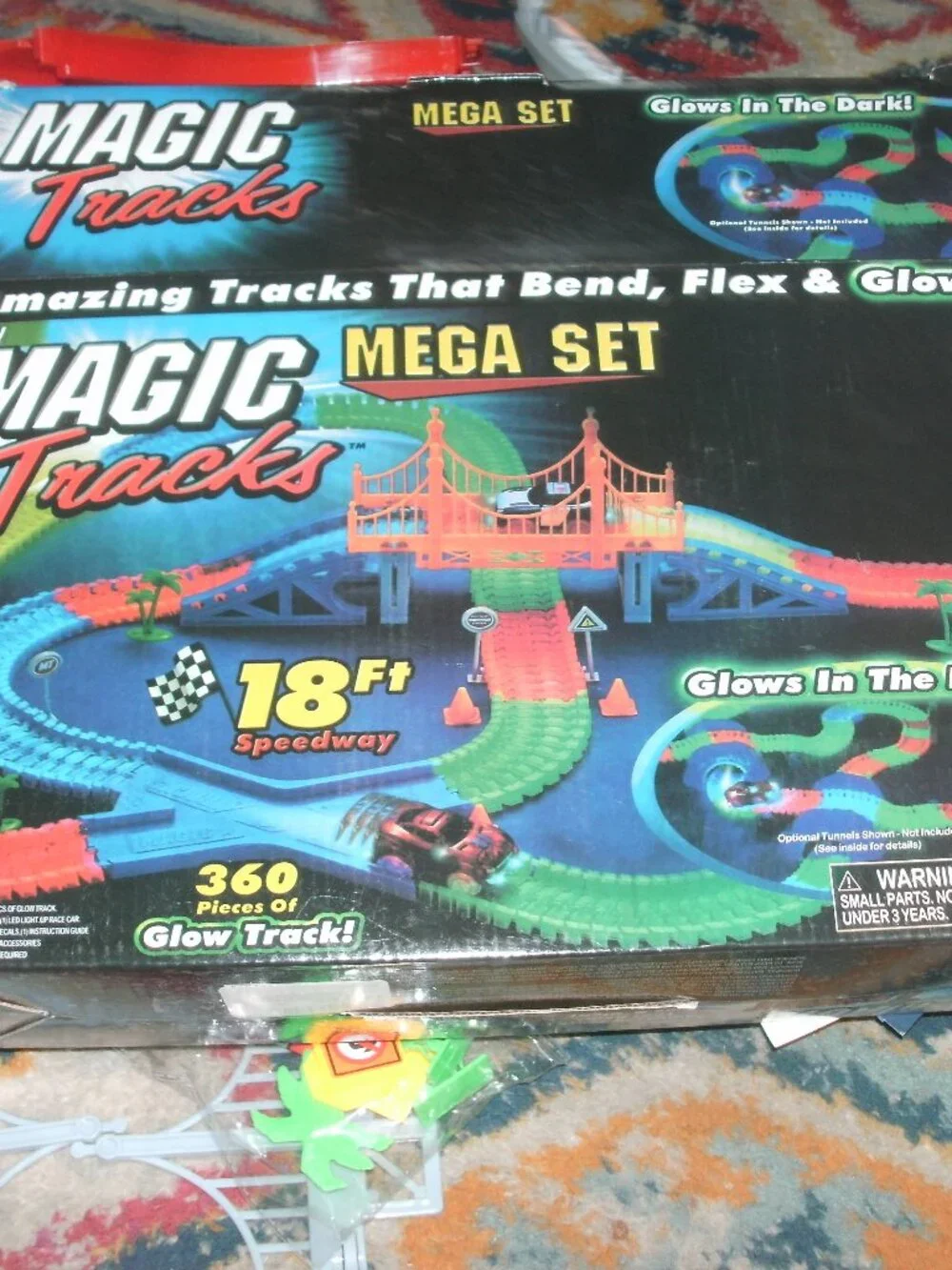 Magic Tracks 2016 Race Track & 2 Cars Mega Set Glow in the Dark 18ft Complete